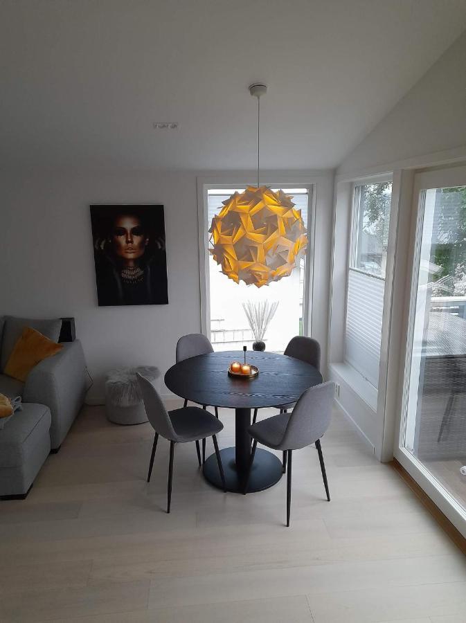 Great Rooms In A Large Modern Villa Tromsø Eksteriør billede